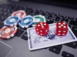 Live casino tables and slot game categories available on 3hentai